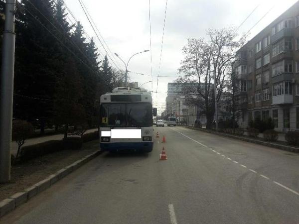 В Ставрополе пассажирка троллейбуса упала на пол и получила травмы